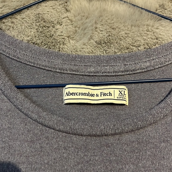 ABERCROMBIE & FITCH T-SHIRT - Picture 2 of 3
